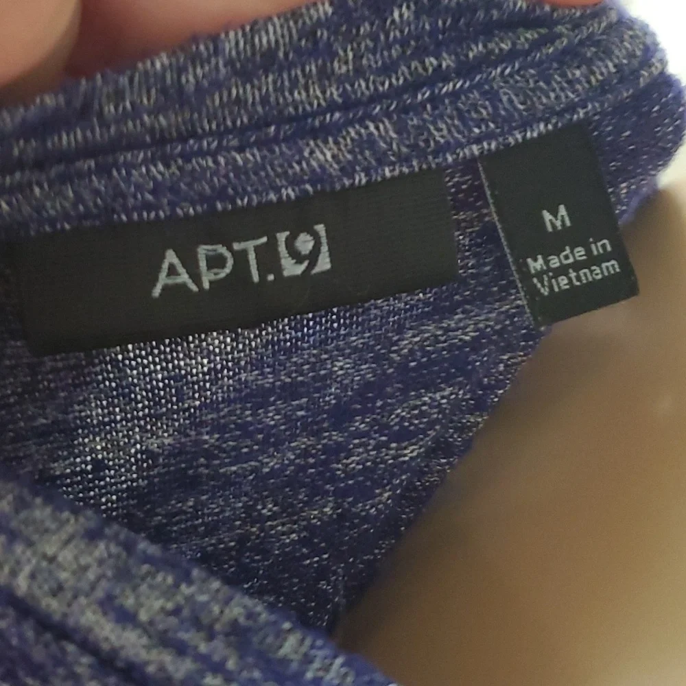 Apt.9 M marled blue and grey cold shoulder cozy knit medium weight top - Picture 5 of 7